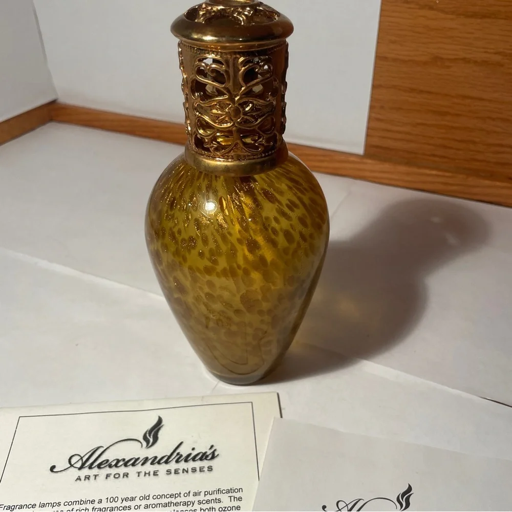 Alexandria’s Fragrance Diffuser Lamp Gold Shimmer